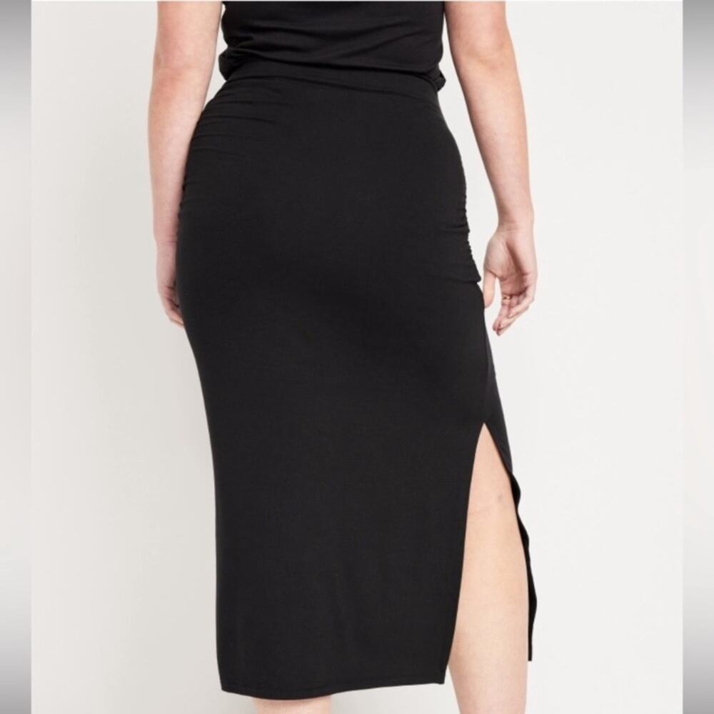 Old Navy black Ruched Maxi Skirt - Picture 2 of 12